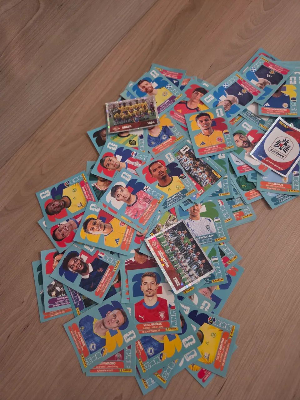 Vendo figurinhas R$1 cada