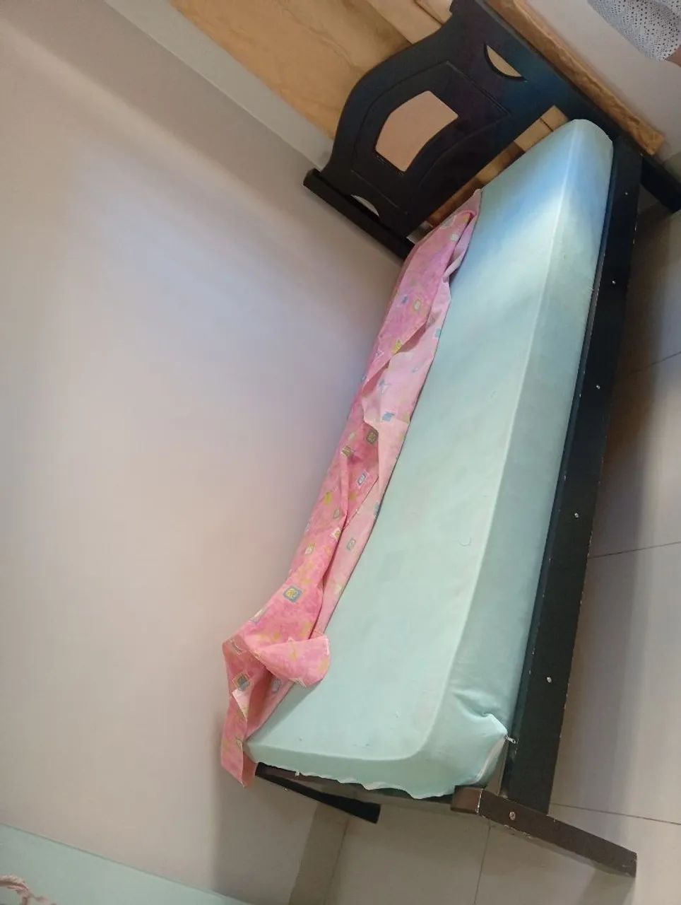 Cama de solteiro  com colchão  - Foto 2