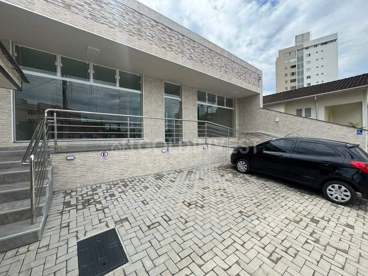 Sala comercial com 30m² no bairro São Luiz!!! - Foto 2