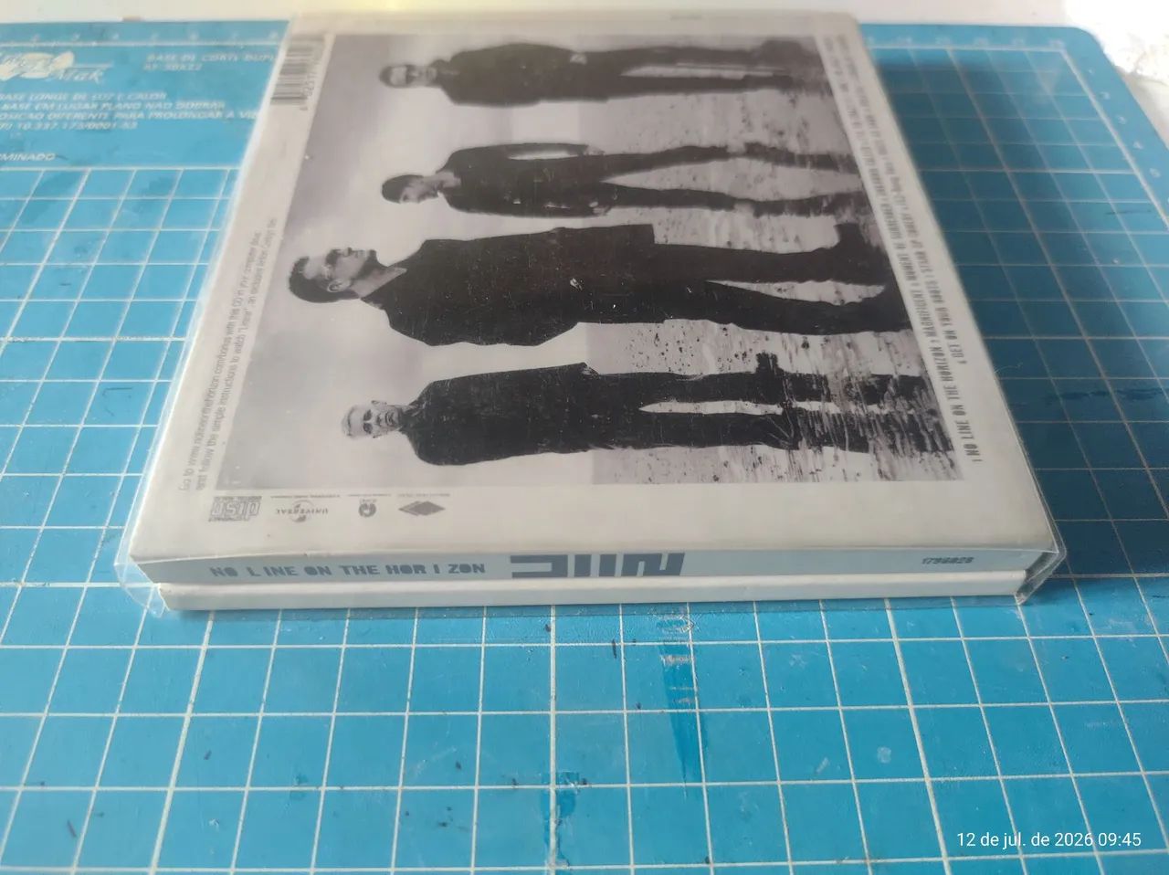 U2 (No Line on the Horizon)  - Foto 4