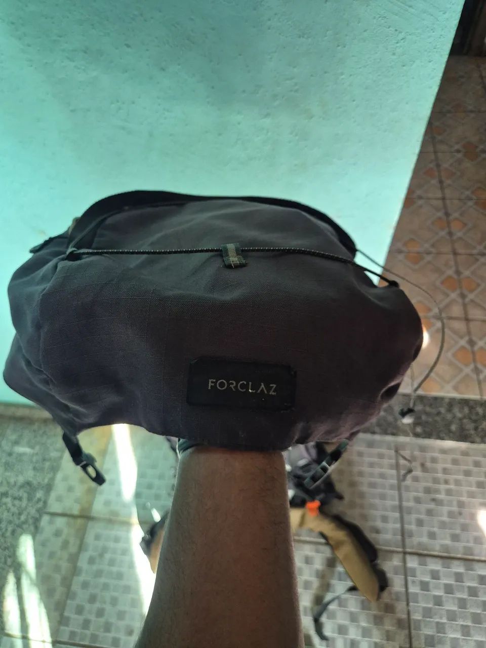 Mochila forclaz 80L, saco de dormir +isolante  - Foto 2