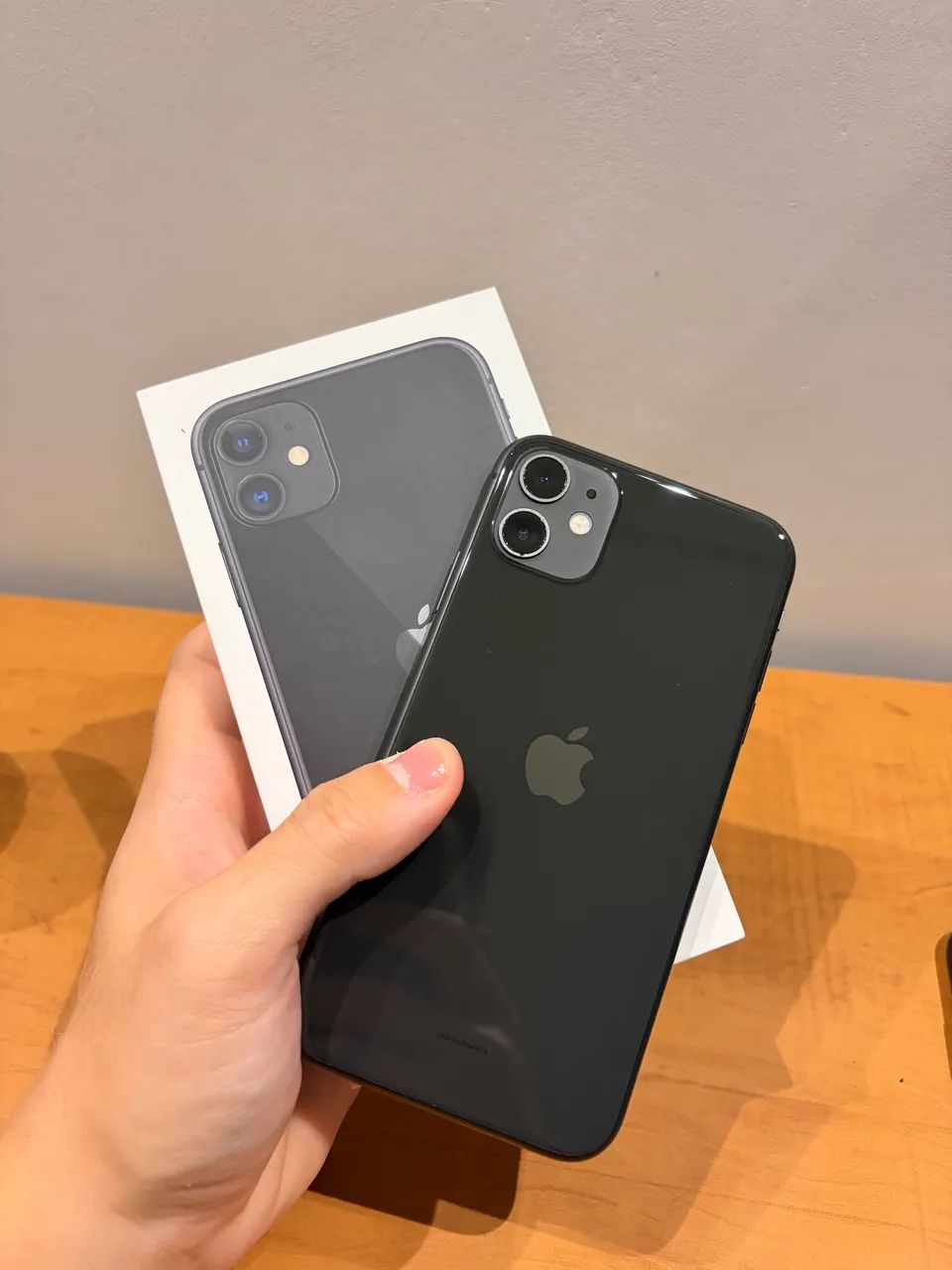 IPHONE 11, 64g, preto.