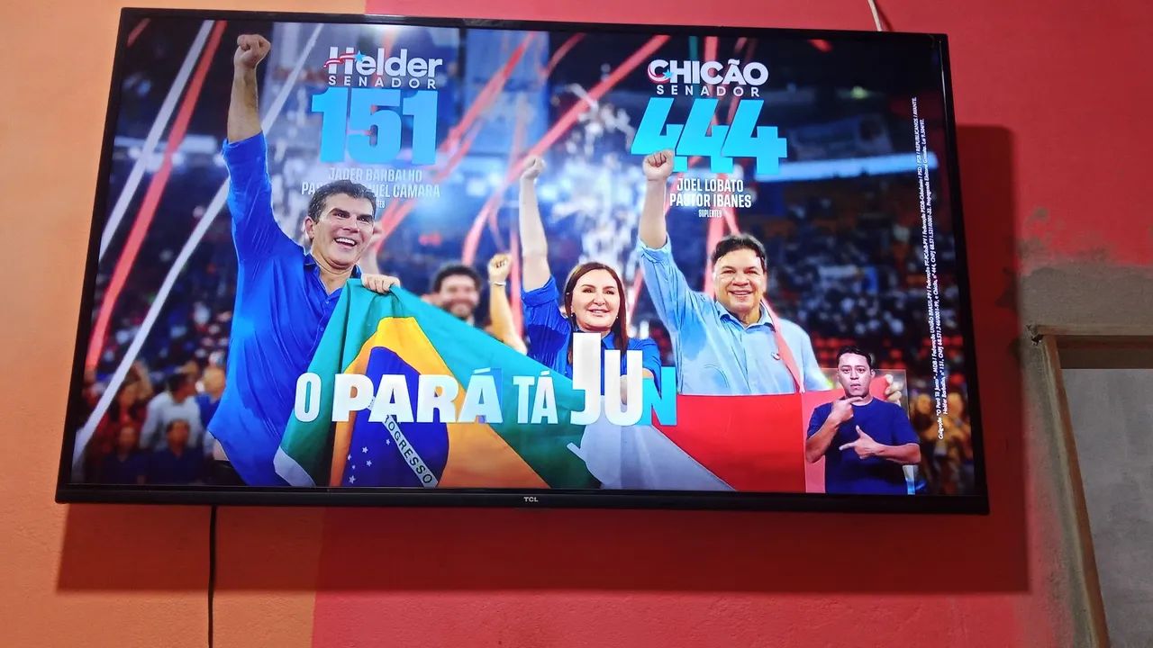 Televisão de 55 polegadas smart tv interessado chamar no ZAP *27 - Foto 2