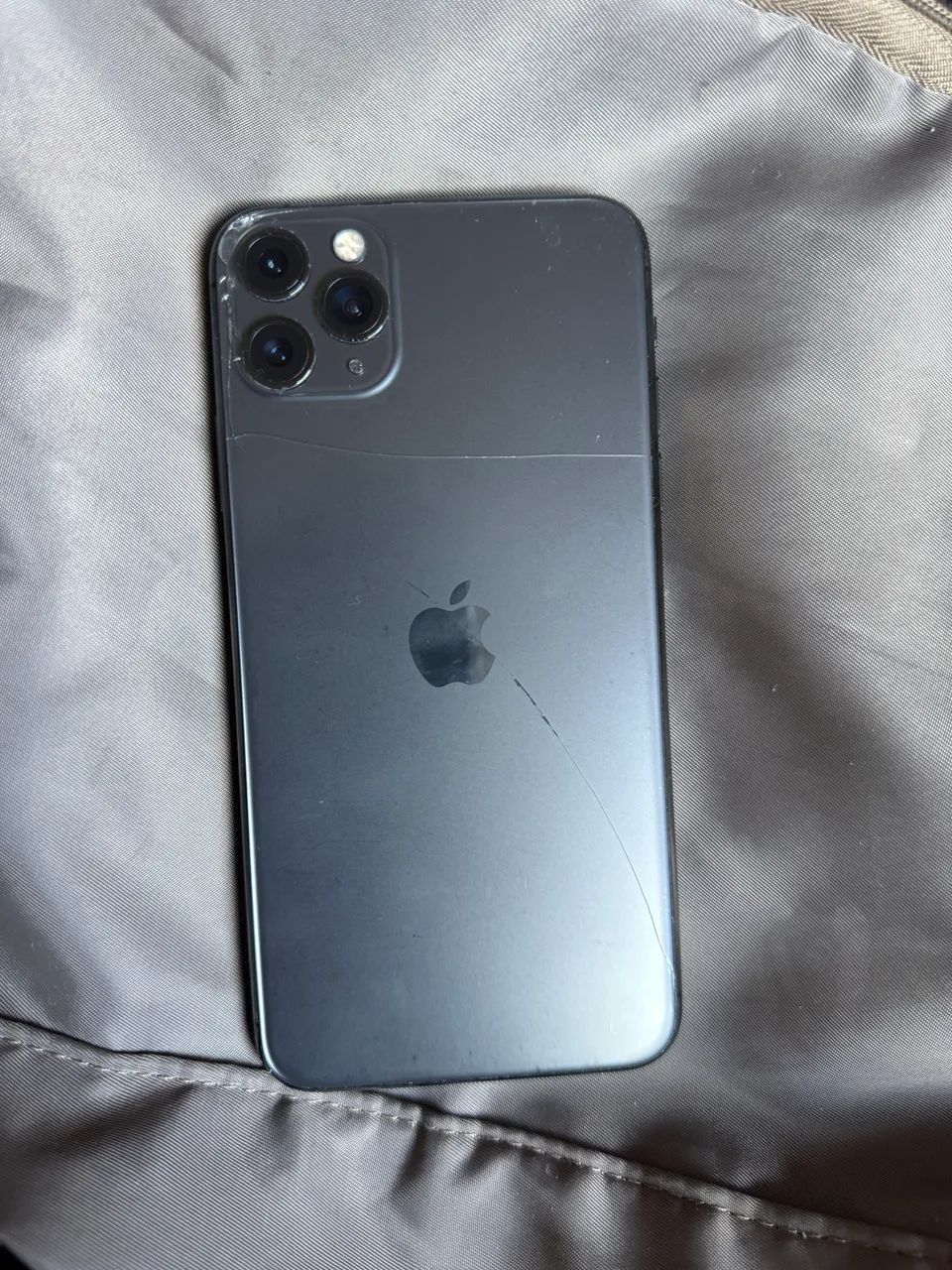IPhone 11 Pro Max 64gb - Foto 2