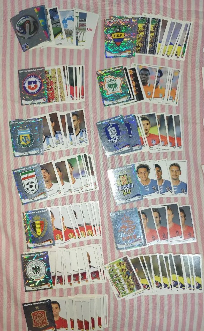 Figurinhas sortidas da copa de 2014