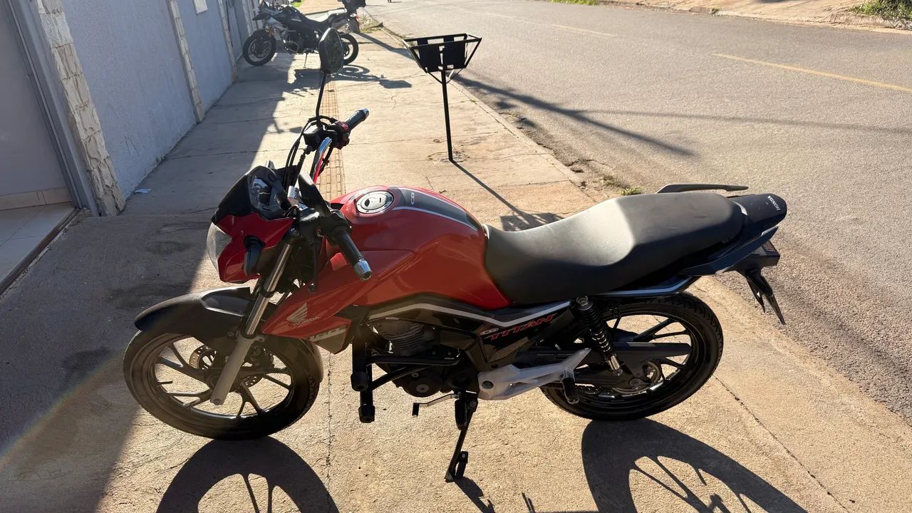 Titan 160
