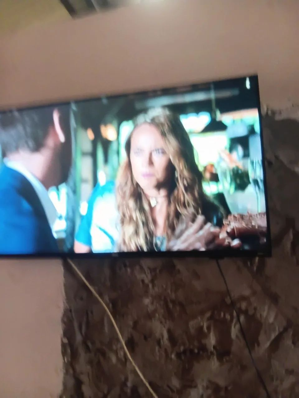 VENDO TV ROKU 43 POLEGADAS semi novo - Foto 3