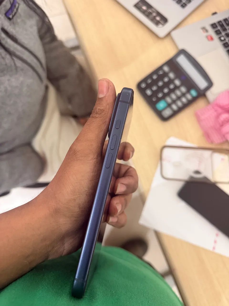 iPhone 17 pro Max azul - Foto 2