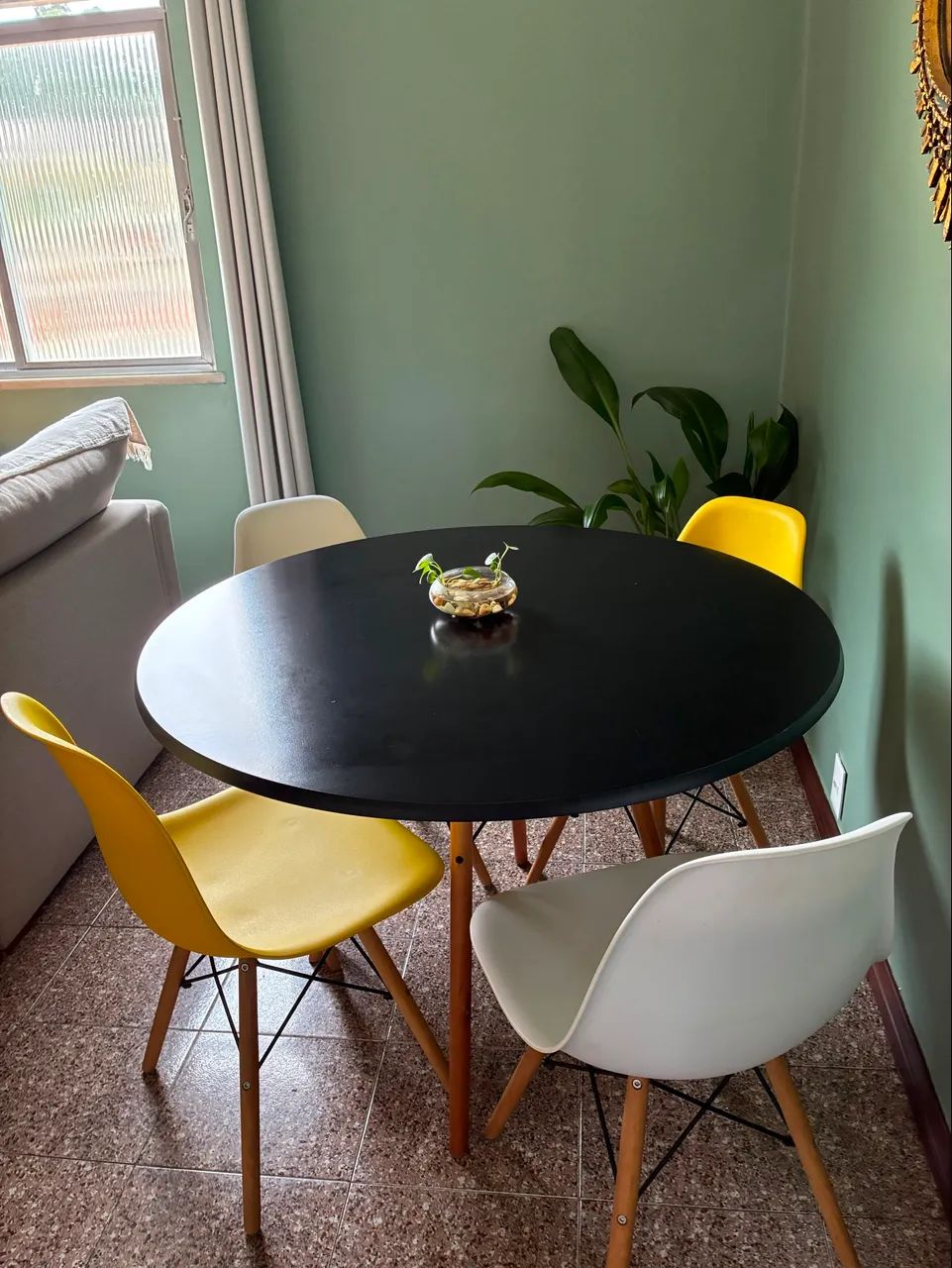 Conjunto Mesa Redonda + Cadeiras Eames Eiffel (Largura 1,10 m) - Foto 3