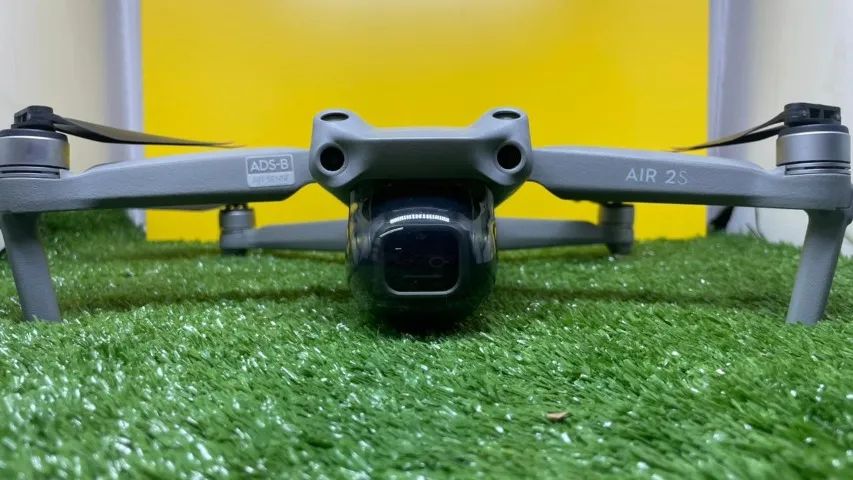 Drone DJI AIR 2S - Combo Fly More - Duas Telas - Excelente estado. Poucas horas de voo