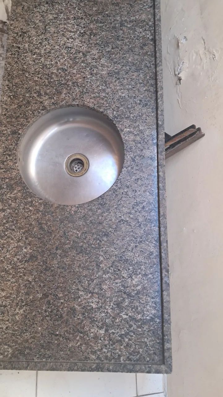 Pia granito com cuba 