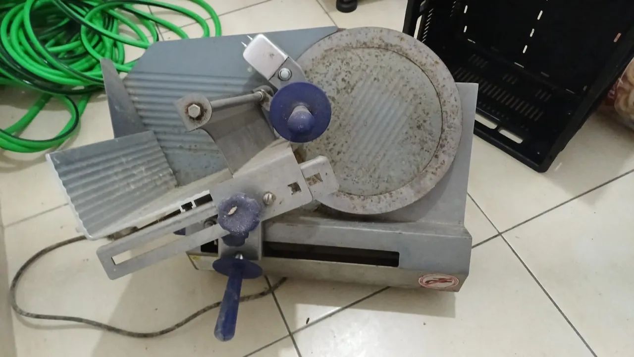 Fatiadora de frios gural JXT30 manual  - Foto 2