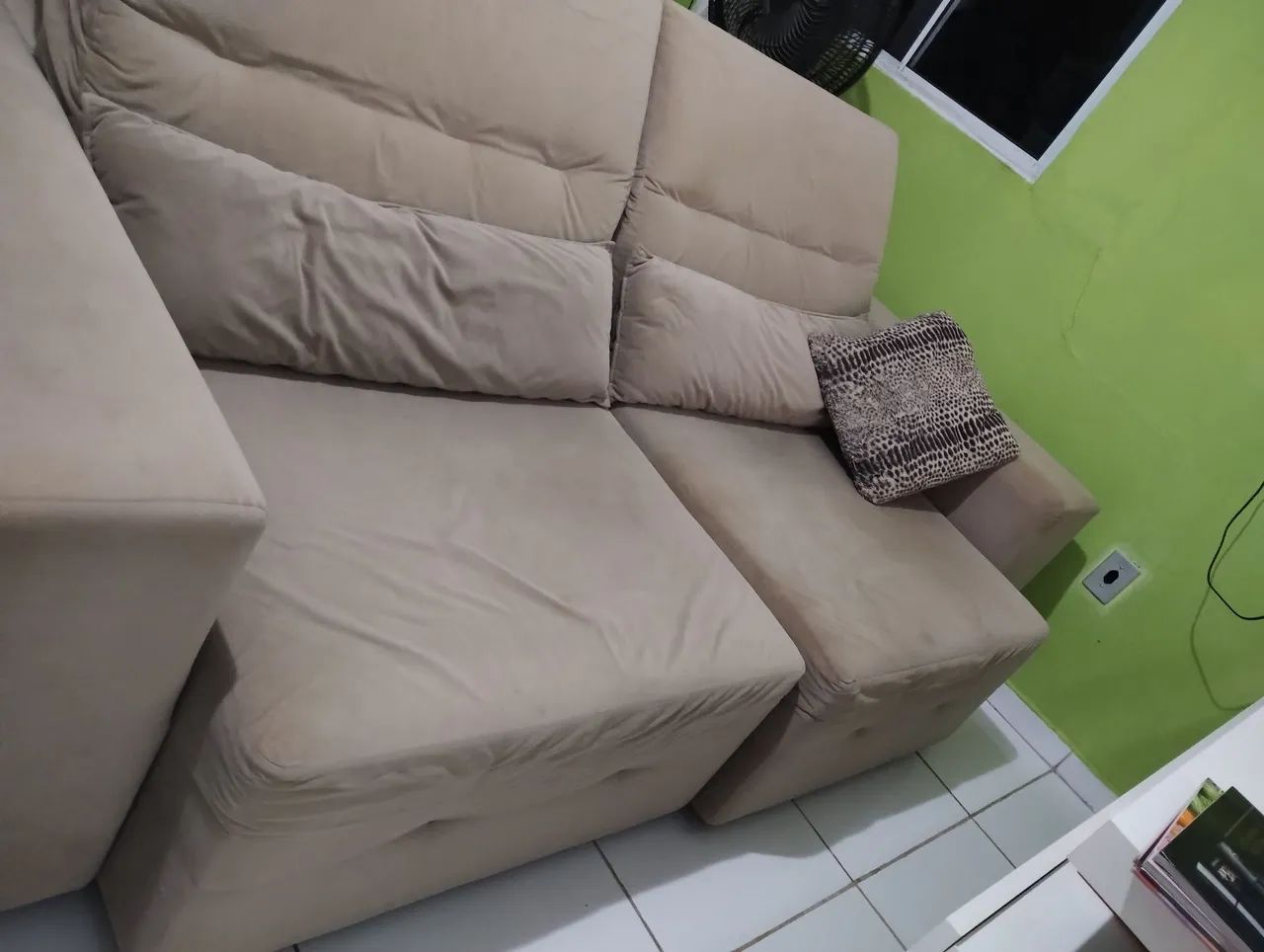 Comfortable sofa in perfect condition. 442957975236782082