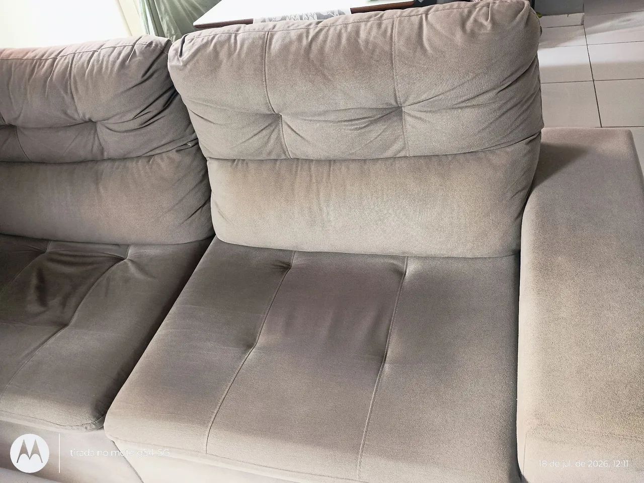 Vendo sofá de 03 lugares - Foto 3