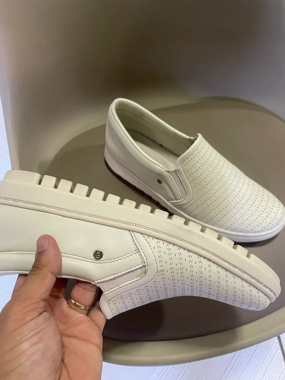 tenis slip on Piccadilly branco off - Foto 5