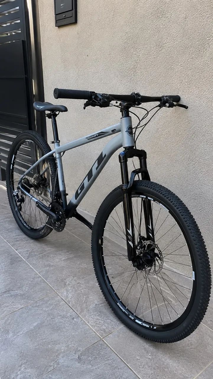 BICICLETA GTI CINZA ARO 29 ? 12x de R$84,00