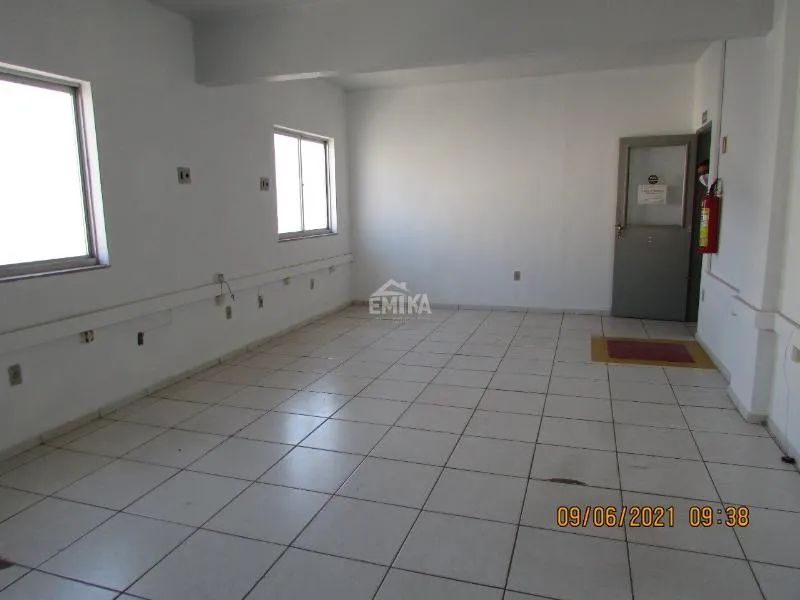 Comercial/Industrial com 60 sala(s) no bairro Centro em Cuiabá - MT - Foto 2