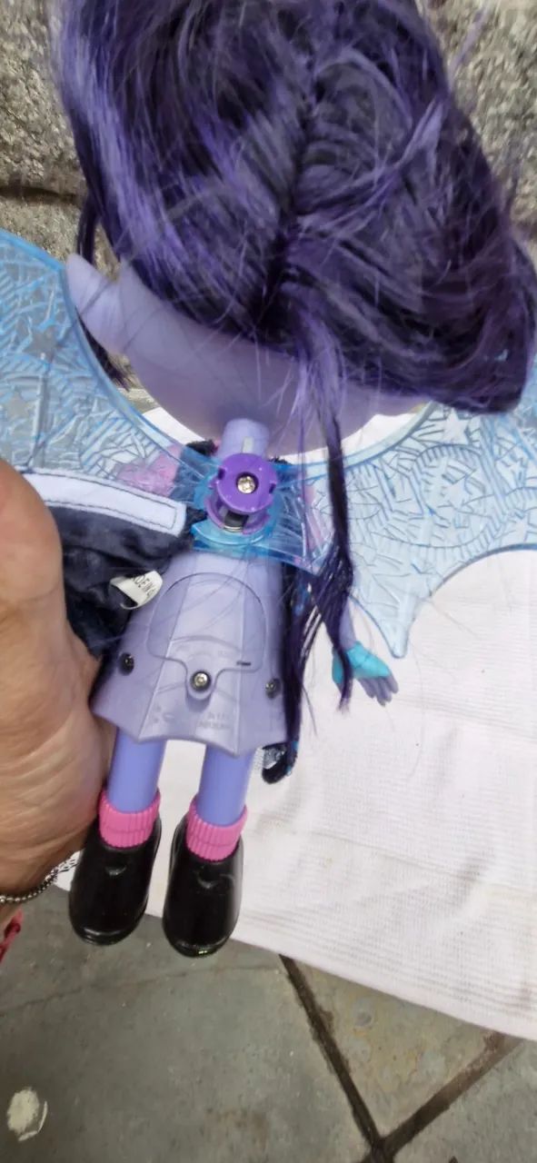 Boneca vampirinha musical - Foto 3