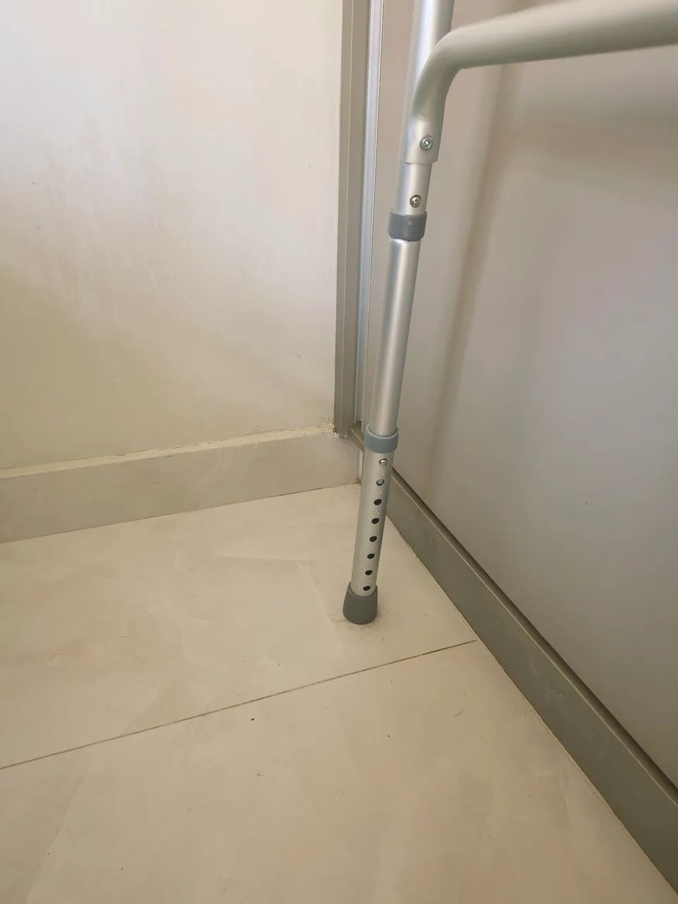 Andador alumínio regulável - Foto 2
