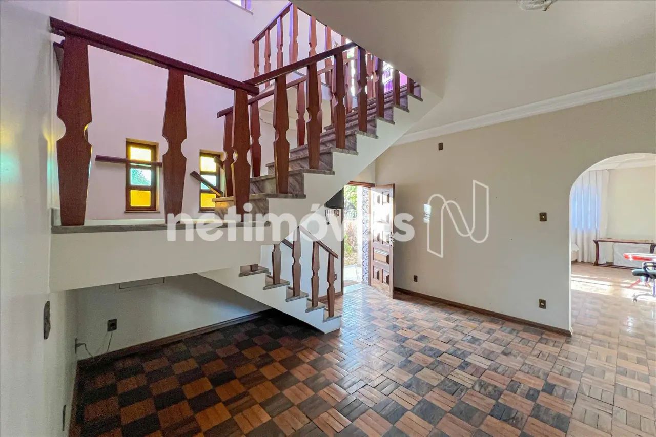 Excelente Casa com 775 m²; no MInas Brasil com piscina e sauna - Foto 3