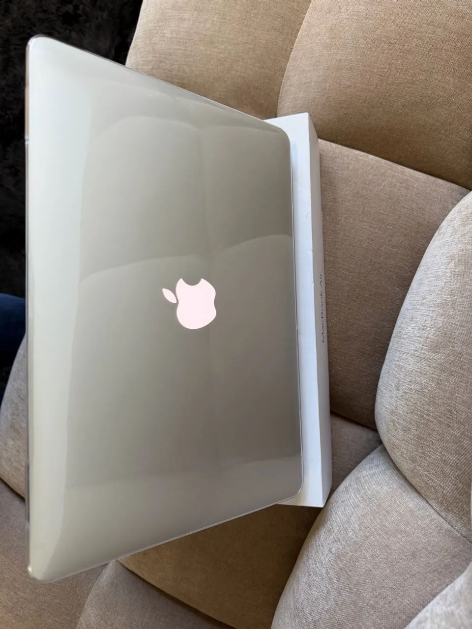 MacBook Air 2017 A1466 excelente + brindes  - Foto 3