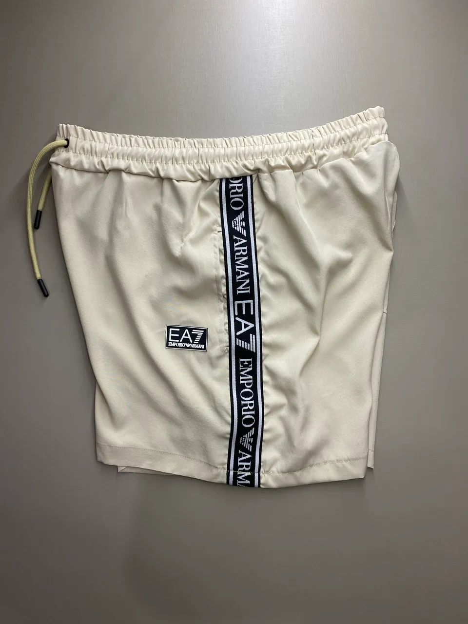 Bermuda EA7 Bege Limitada 