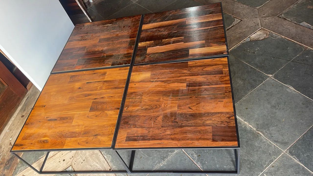 Mesa de canto jacarandá taqueado e ferro 