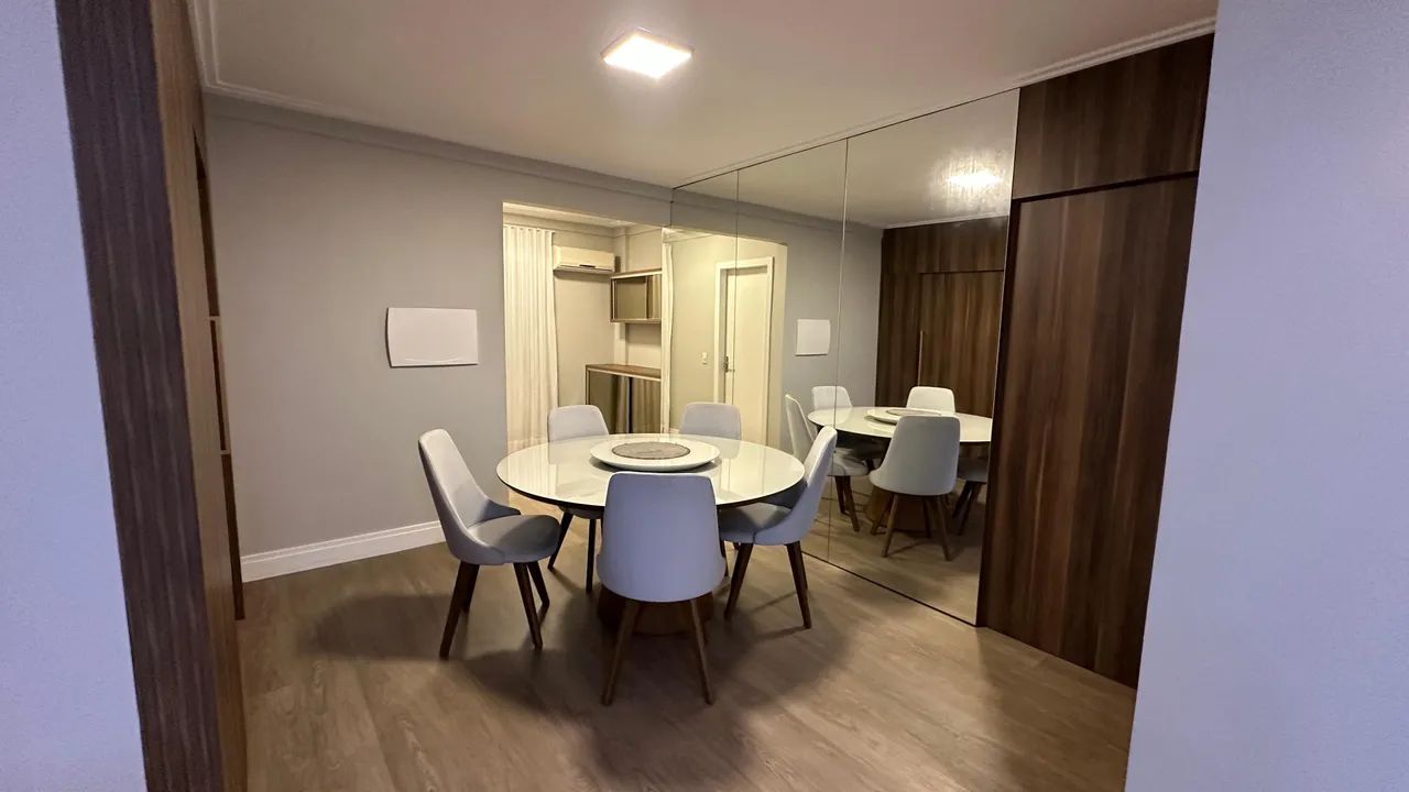 Apartamento ao lado da praça do congresso, coração de Criciúma - Foto 2