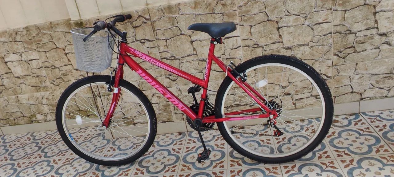 Bicicleta praticamente nova com marchas