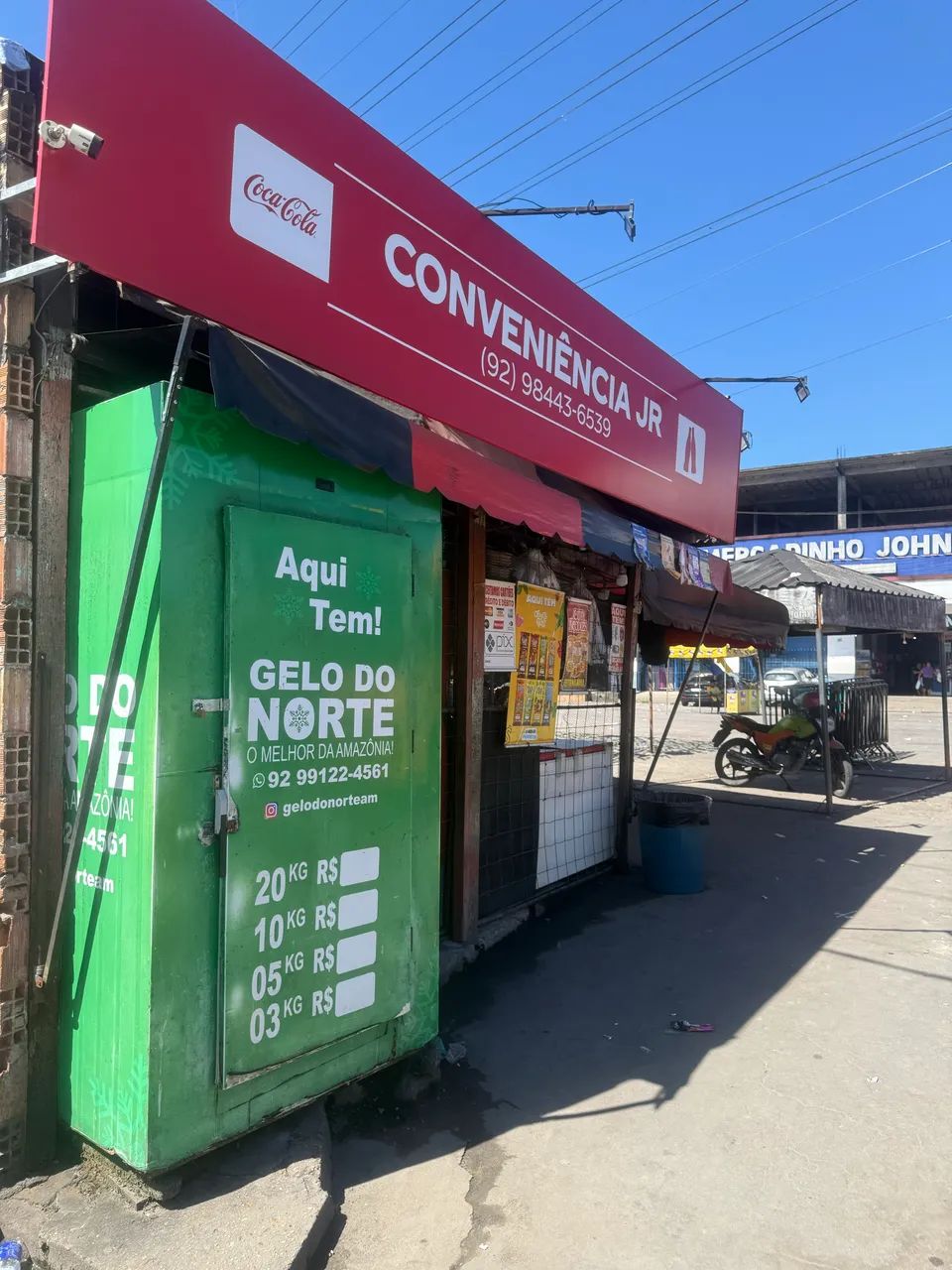 Ponto comercial de esquina vai com praticamente tudo dentro. - Foto 2