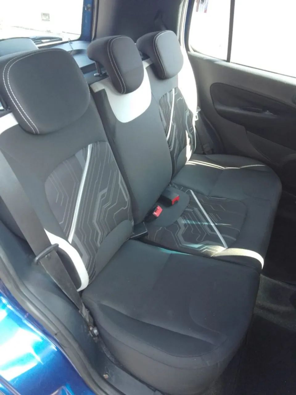 Fiat Uno Sporting Dualogic 1.4 EVO Flex 8V 4P 2015 - Foto 3