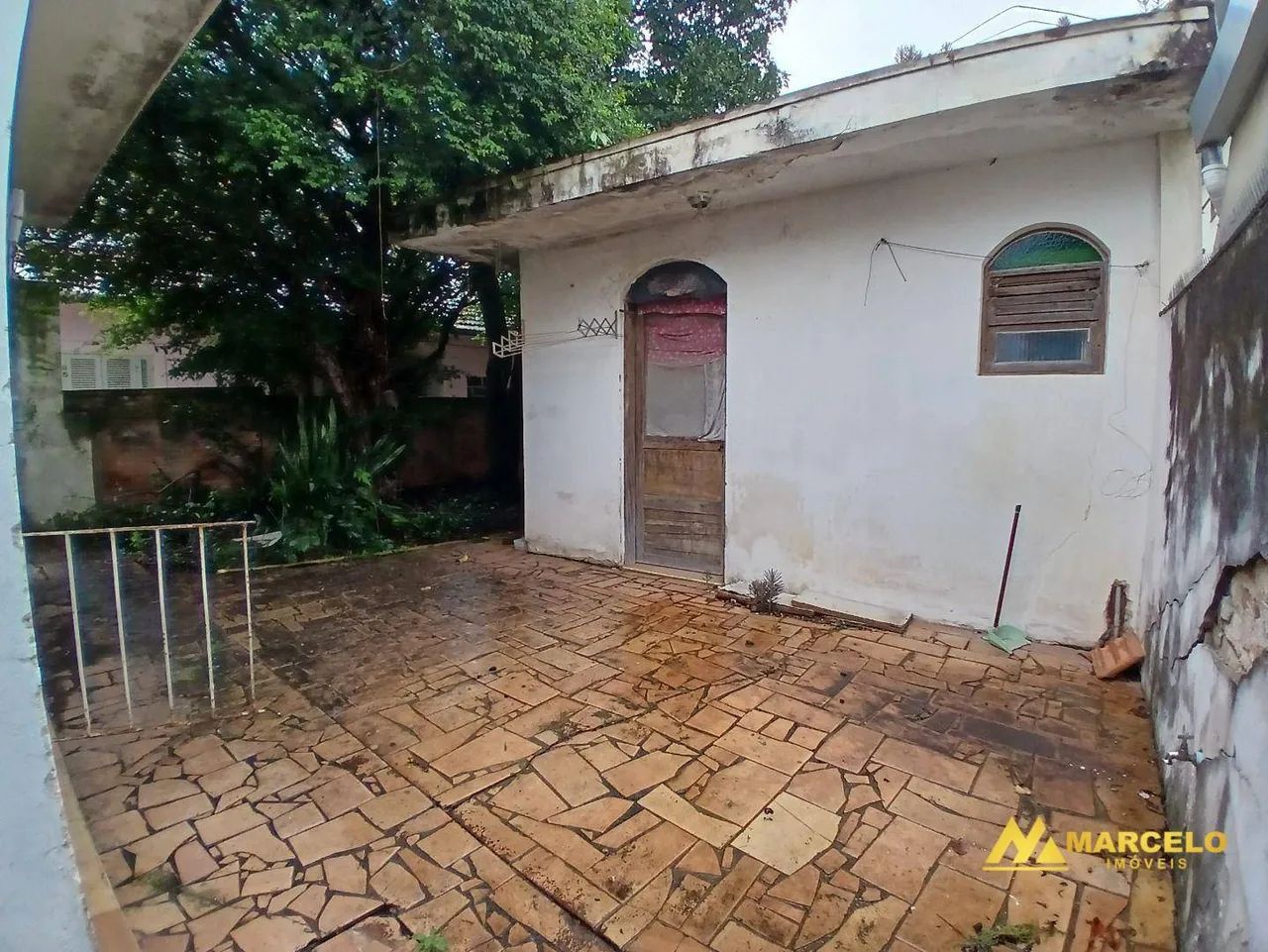 Ótima localização com amplo terreno - Foto 5