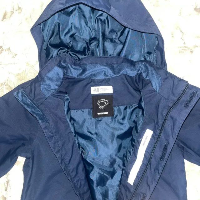 macacão infantil h&m impermeável azul marinho                    - Foto 3