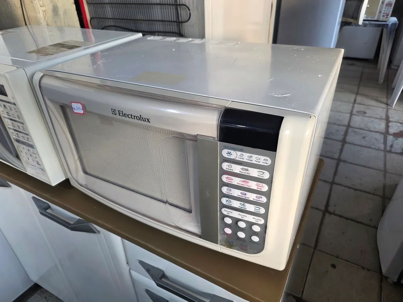 Microondas Electrolux funcionando perfeitamente 