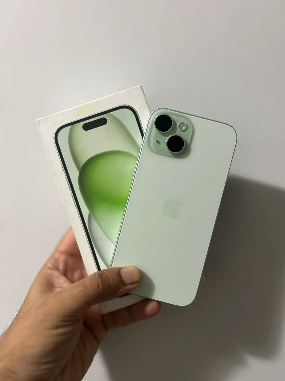 IPHONE 15 128GB VERDE SEMI NOVO COM CAIXA 