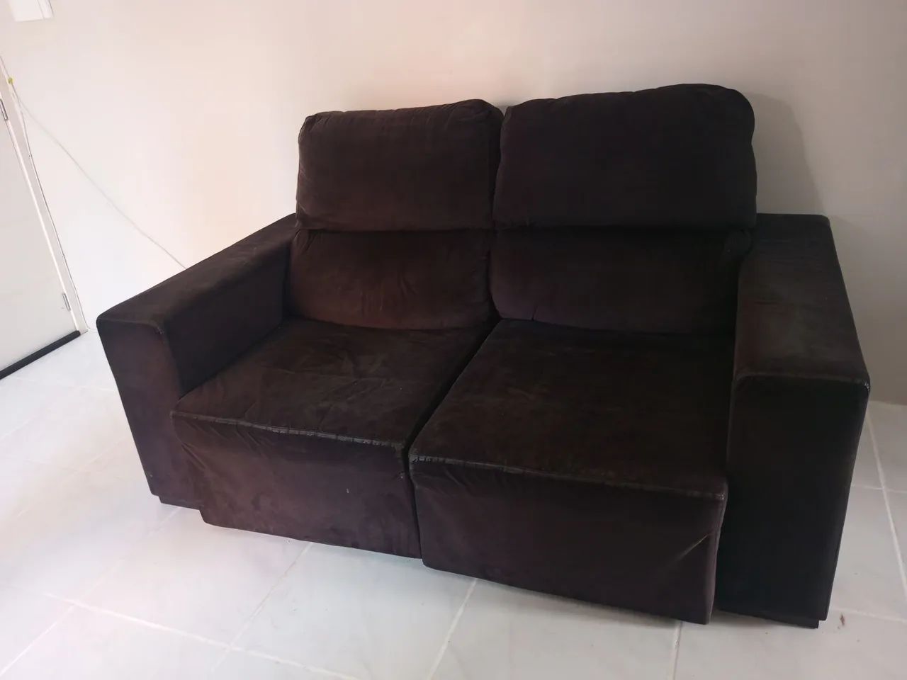 Sofá Retrátil Suede Preto - Foto 2