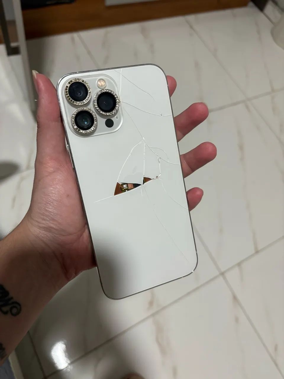 ? VENDO iPhone 13 Pro Max - PARA CONSERTO OU RETIRADA DE PEÇAS - Foto 2
