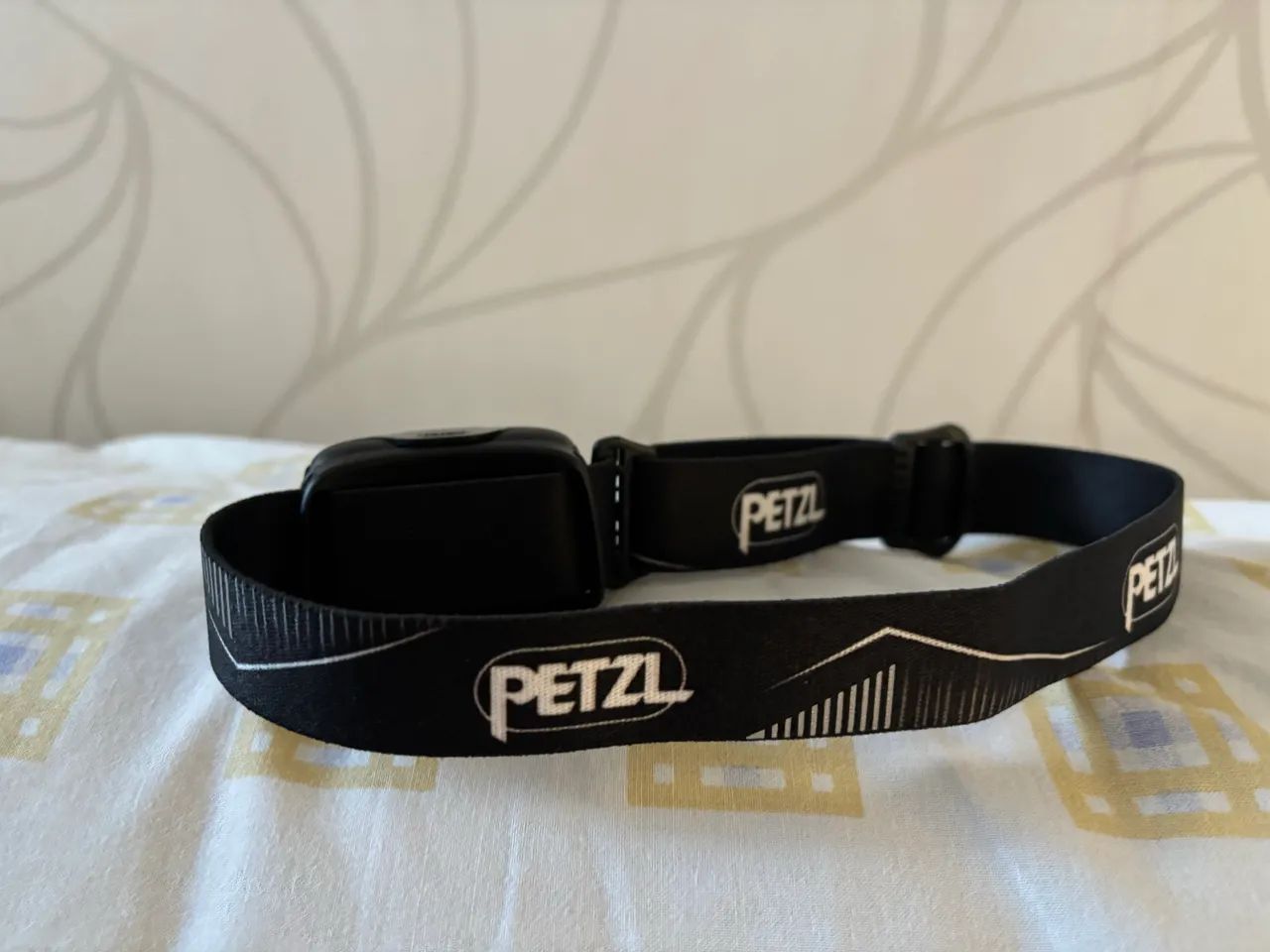 Petzl Lanterna frontal e escovas para escalada. - Foto 4