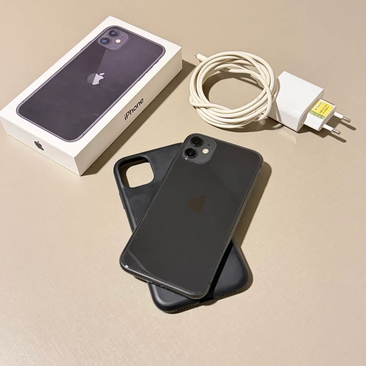 Iphone 11 - 128gb - estado de novo - Celulares e Smartphones