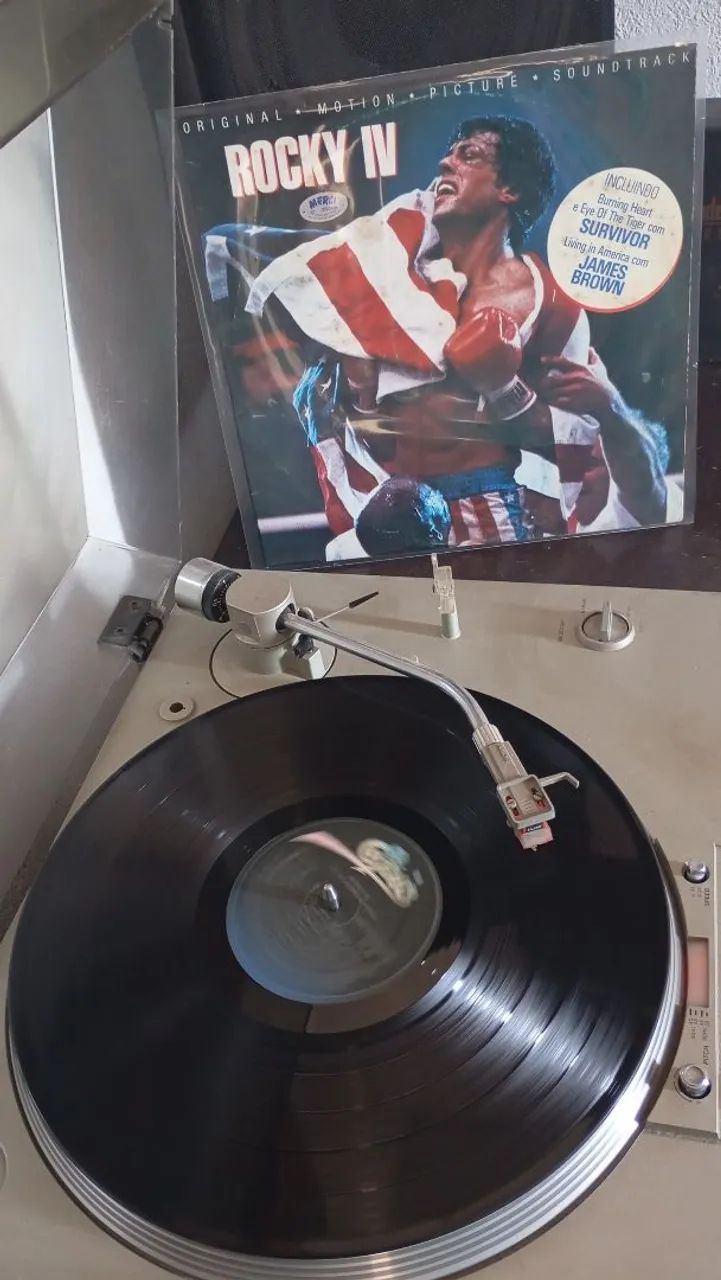 Lp Disco Vinil ROCKY IV ótimo estado  - Foto 5