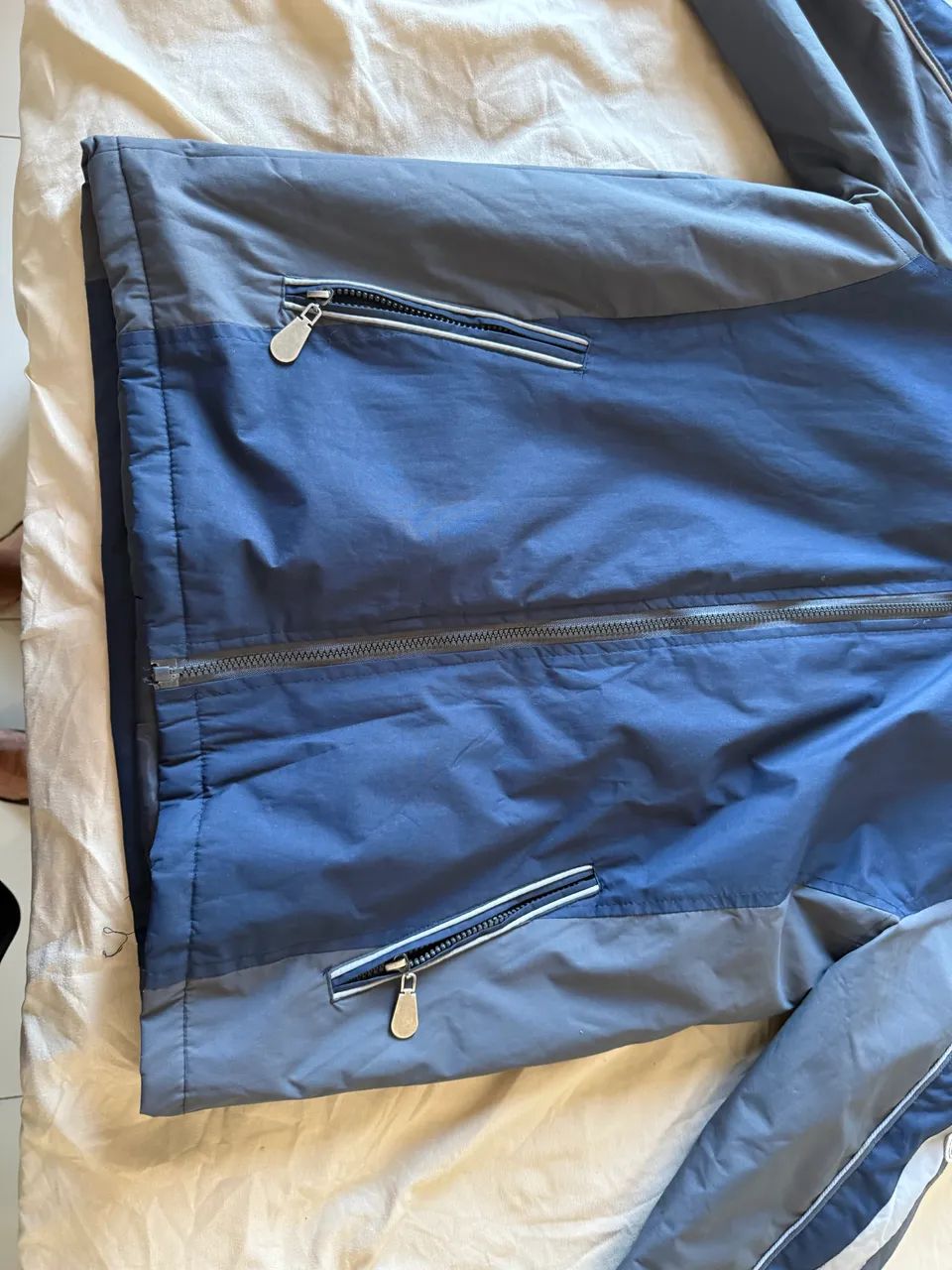 Jaqueta Tng Azul e Cinza com Capuz - Tamanho M - Foto 3