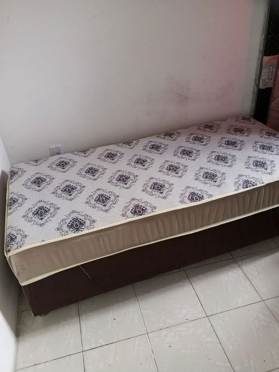  cama box de solteiro acolchoada mais colchão - Foto 3