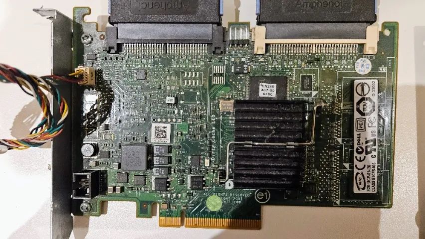 Kit Dell PERC 6i RAID T774H com Backplane K470M Cabos e Bateria - Foto 2