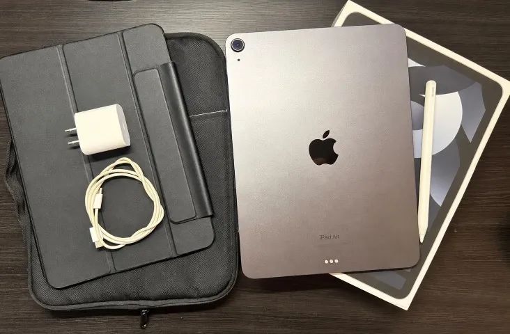 iPad Air 5 64GB Wi-Fi Completo + Caneta + Cases + Caixa - Tablets