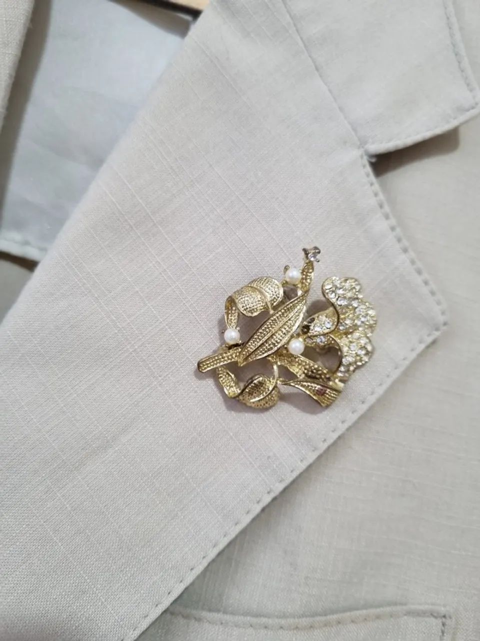 BLAZER BEGA COM BROCHE DOURADO - Foto 5