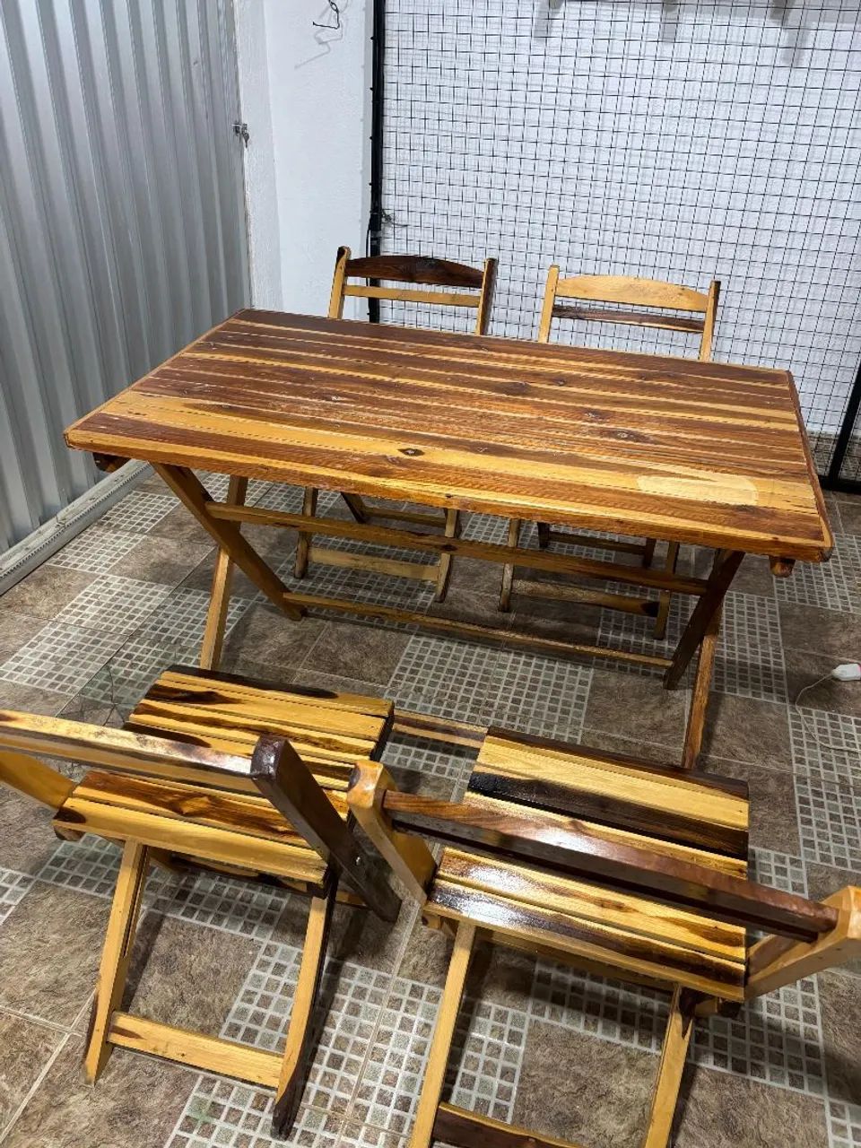 Mesa e cadeiras  - Foto 3