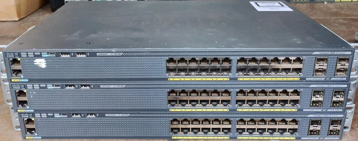 Switch Cisco Catalyst 2960x 24portas Gigabit + 4 Sfp