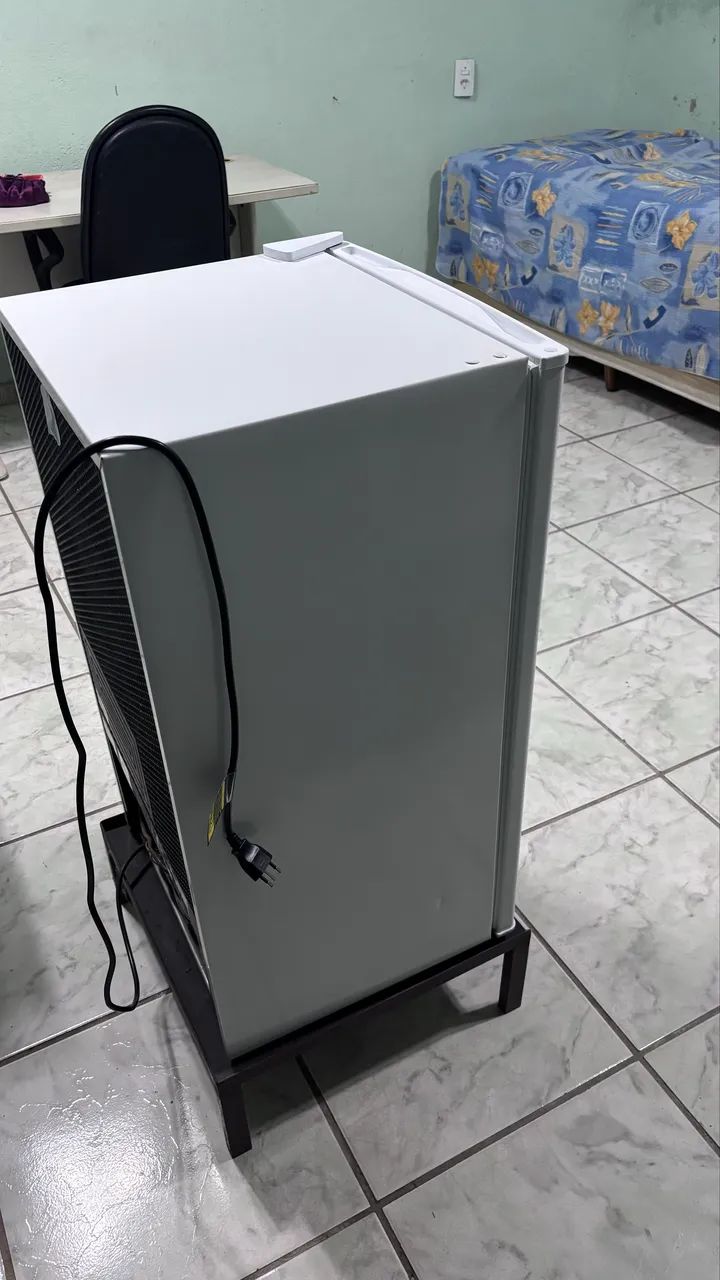 Frigobar Midea 93L Branco  - Foto 2
