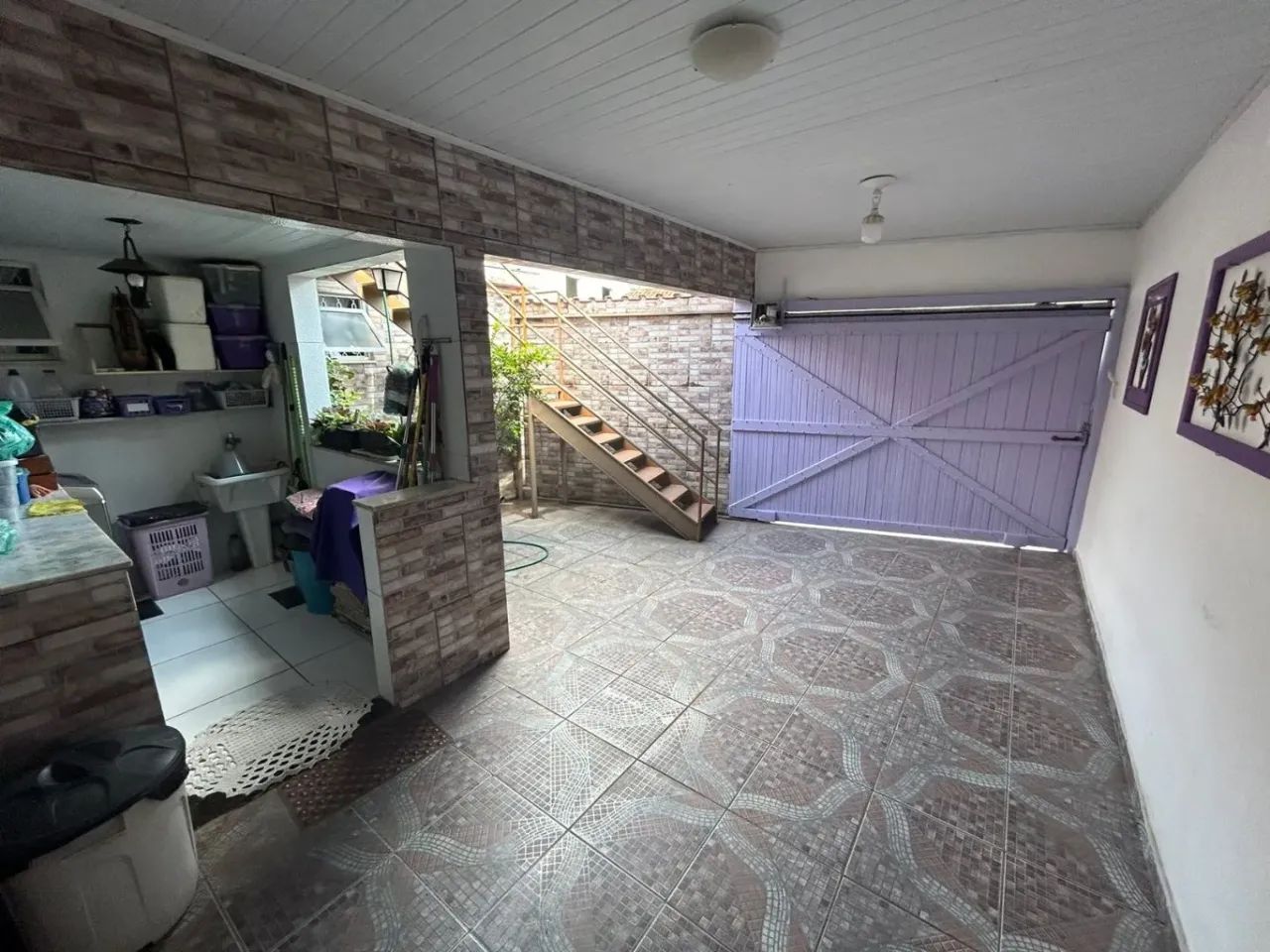 Linda cada linear com quintal e terraço em condomínio fechado