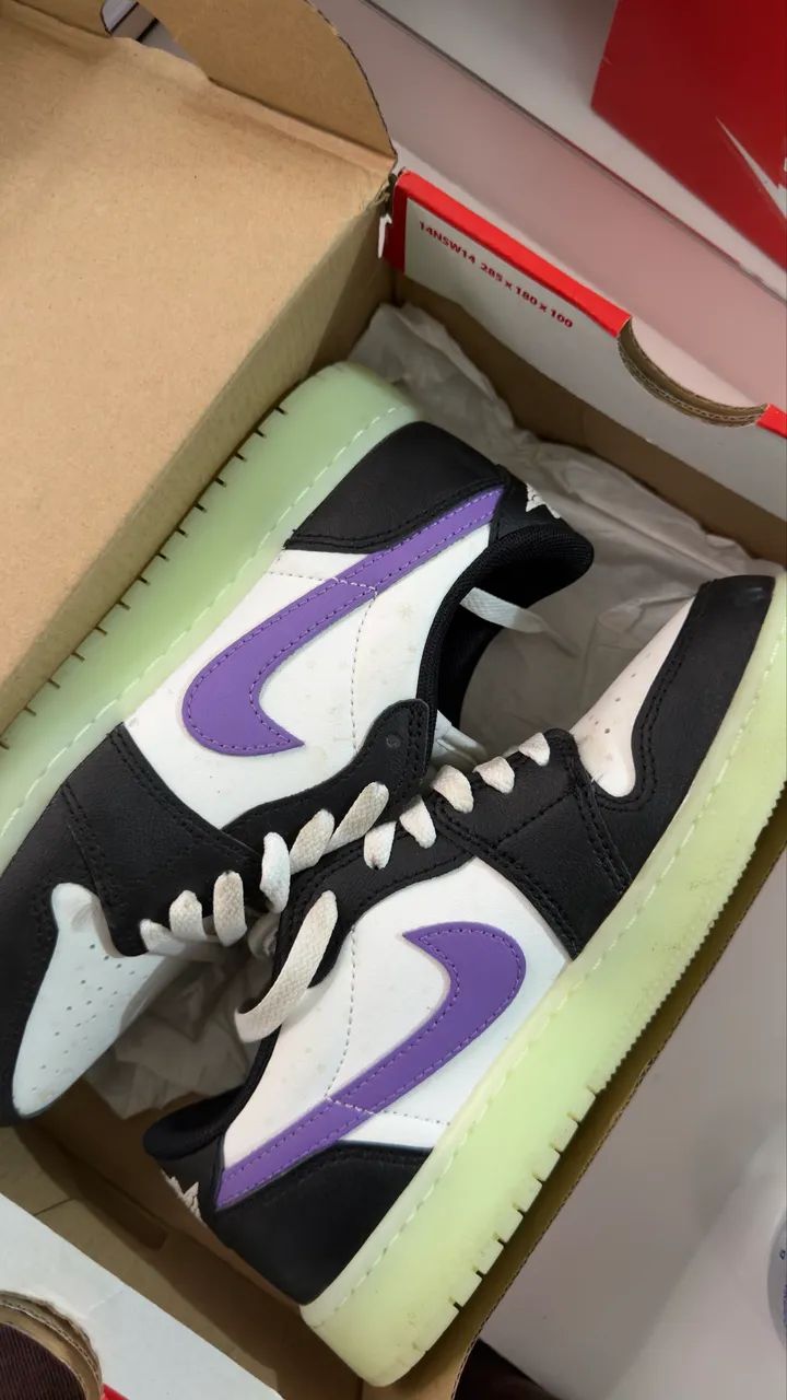 Air Jordan 1 Low Retro Black Raspberry 